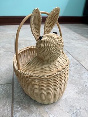 Vintage Woven Straw Easter Bunny Basket